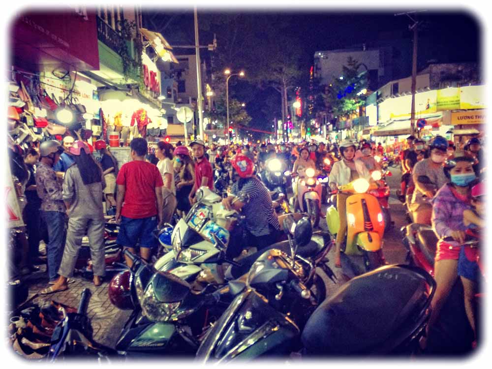 Moped-Heere in Ho-Chi-Minh-Stadt. Foto: Heiko Weckbrodt