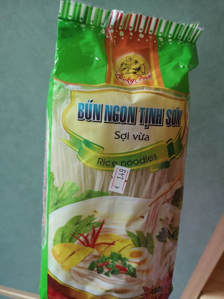 Vietnamesische Reisnudeln müssen nur 5 Minuten kochen. Foto: Heiko Weckbrodt