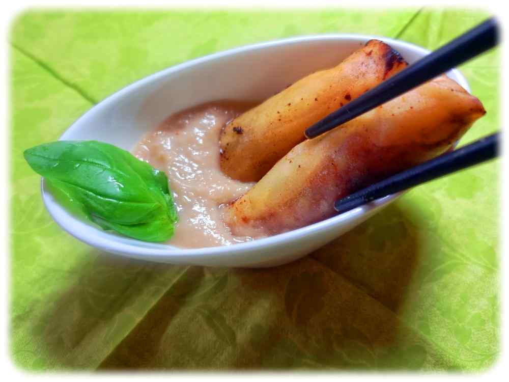 Die Erdnuss-Soße „Nước châm đậu phộng“ aus Vietnam eignet sich unter anderem sehr gut als Dip für Frühlingsrollen. Foto (bearbeitet, gesättigt): Heiko Weckbrodt