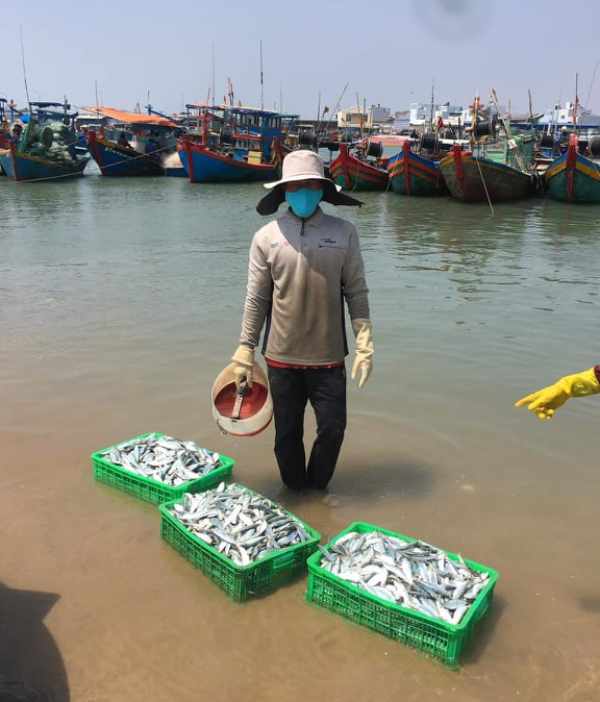 Nguyen Van Chien mit seinem Fang. Foto: privat