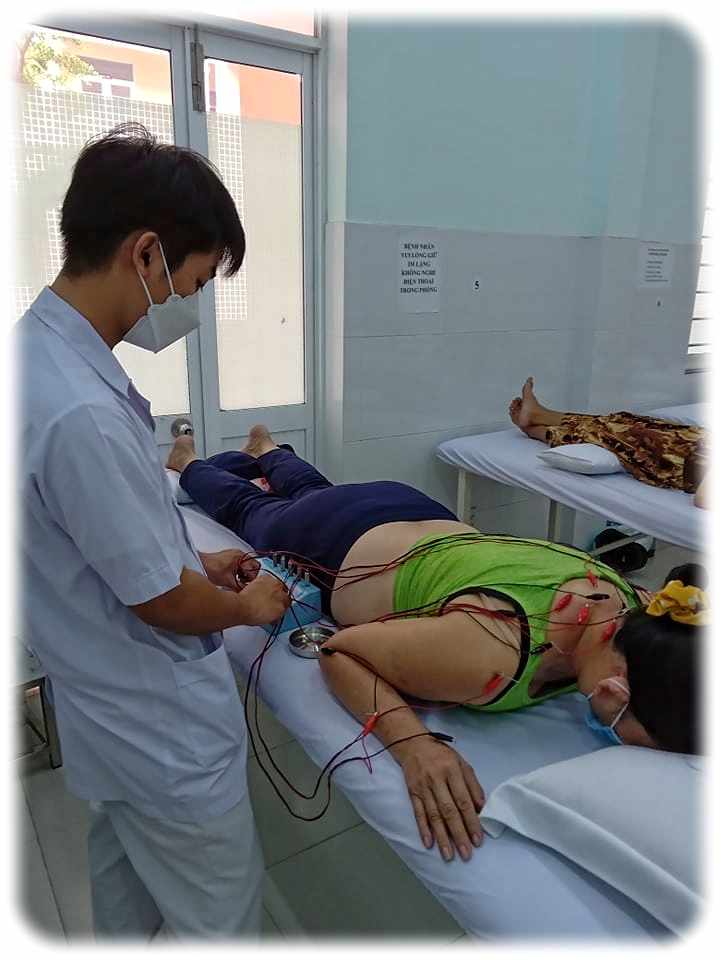 Szene aus dem Arbeitsalltag in der Radiologie in Phan Thiet. Foto: DTH