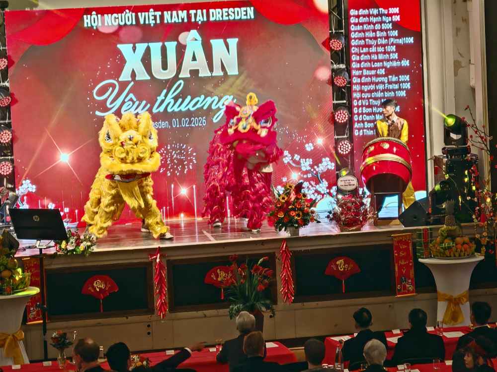 Drachentänze gehören zu den traditionsreichen Zutaten für ein gelungenes Tet-Fest. Foto: Heiko Weckbrodt